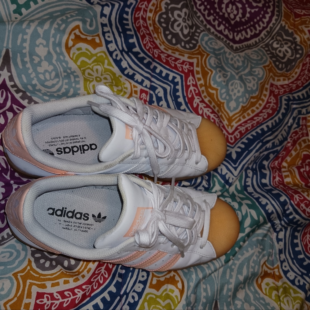 Adidas Peach Gum sole youth size 7 women's size 8